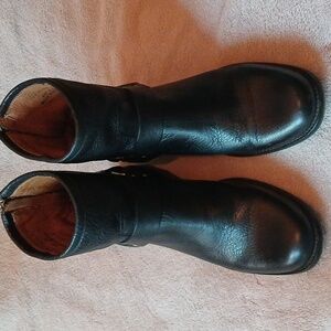 FRYE Portia Harness Short Boot 7.5M  Black
